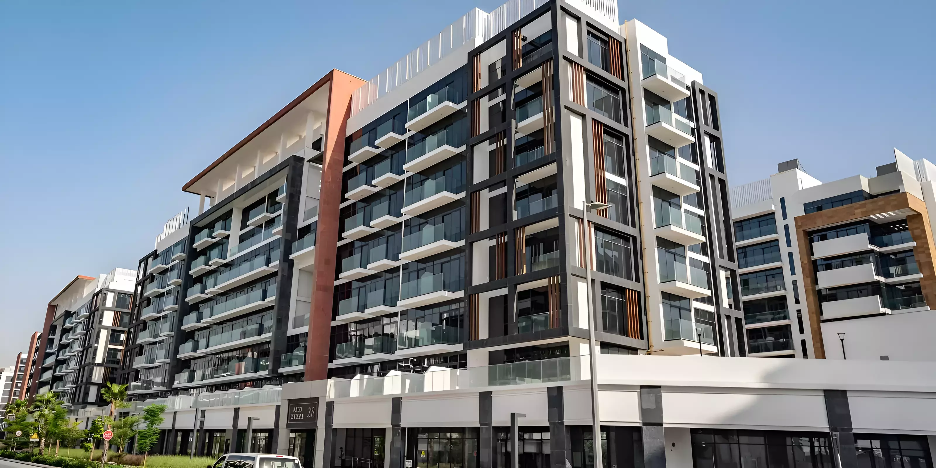 Azizi Riviera 28 – main view