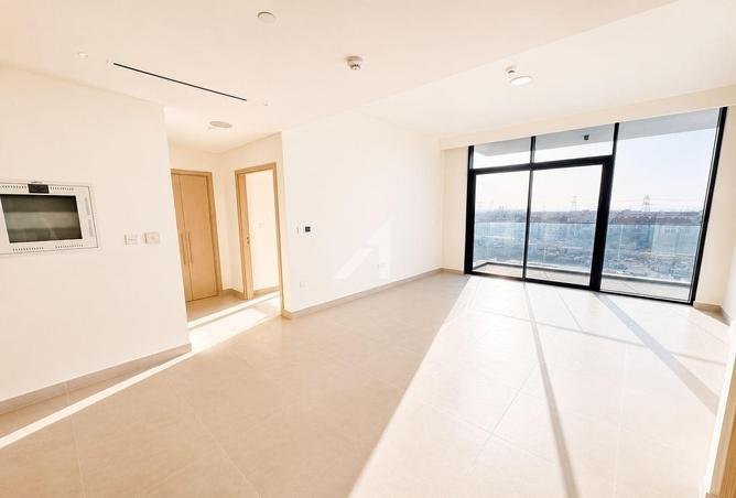 Brand New | Bright | Community View photo 2