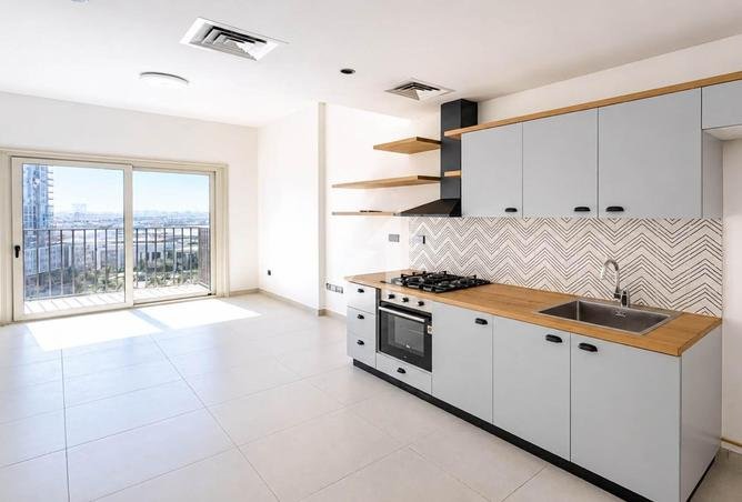 Bright | Ready To Move | Great amenities | photo 2