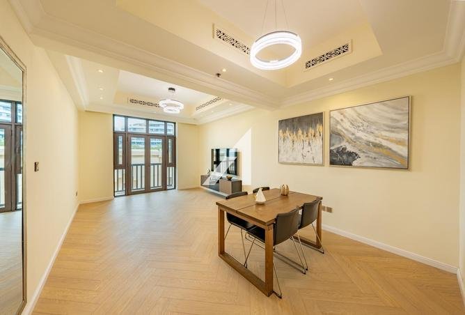Classic Living | High Floor | Ready to Move In photo 2
