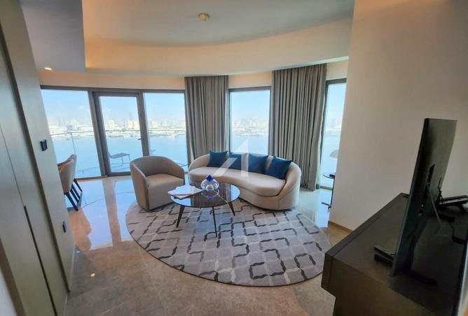 Waterfront Unit | Fully Furnished |Prime Community