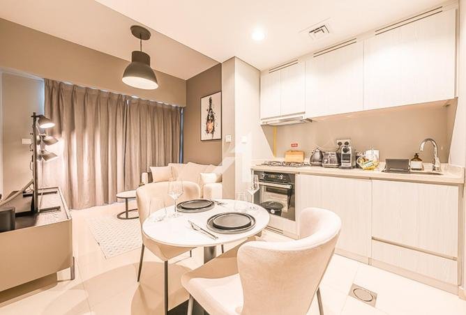 Modern Living | Best Location| Pool View| Hot Deal photo 2