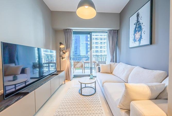 Modern Living | Best Location| Pool View| Hot Deal photo 3
