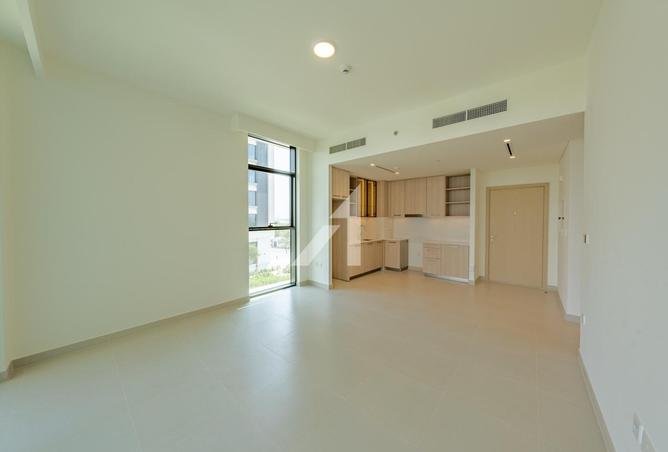 Vacant 1BR | Unfurnished | Golf Course Community photo 3