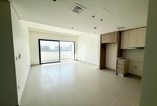 Spacious | Low Floor | Ready to Move In