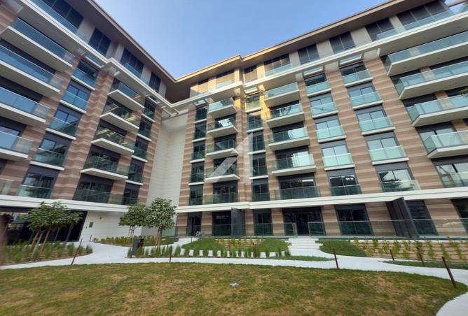 Elegant Living | Prime Location | City Walk photo 2