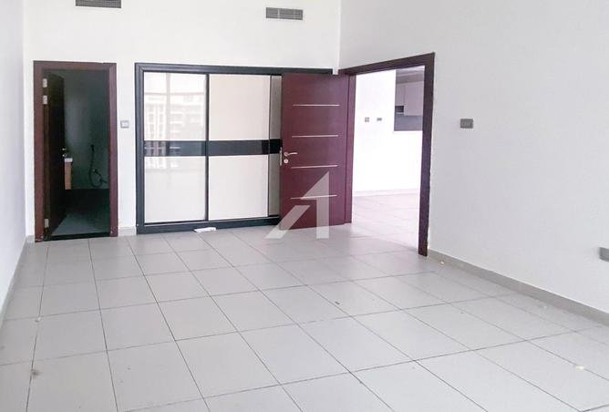 High Floor | Bright | Open View | Spacious 1BR photo 3