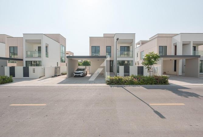 Brand New | Near Community Center | Easy Access
