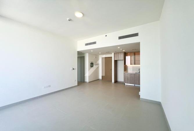 High Floor | Ready to Move In | Multiple Cheques photo 2