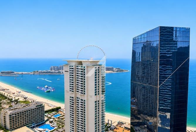 Full Sea Views I Beachfront Living I Spacious Unit