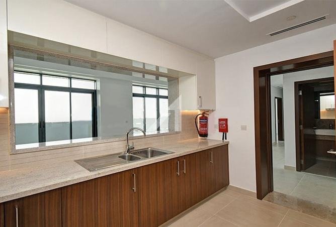 Chiller Free| Stunning Lake View| Large Terrace photo 3