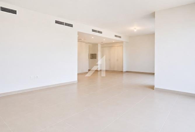 Exclusive | Close To Park and Pool | Landscaped photo 3
