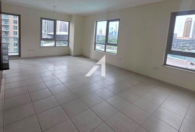 Vacant | Unfurnished | Fountain View photo 2