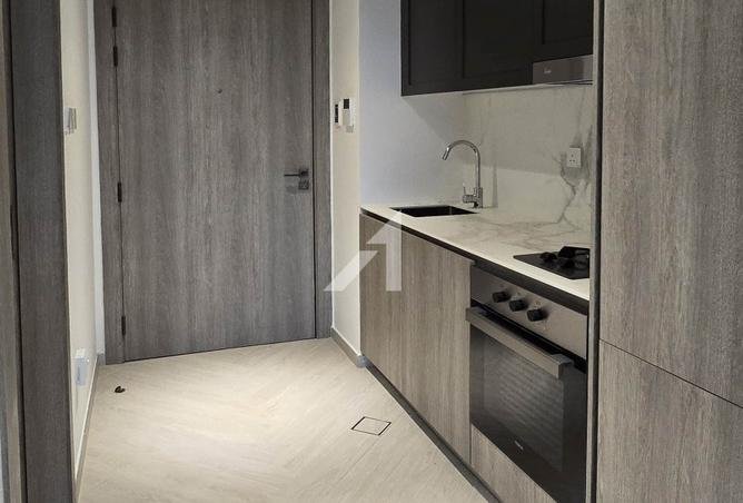 Modern Studio | High-End Living | Prime Investment photo 3