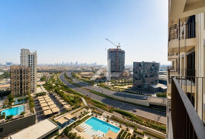 Pool View | Vacant | Walking Distance to Mall