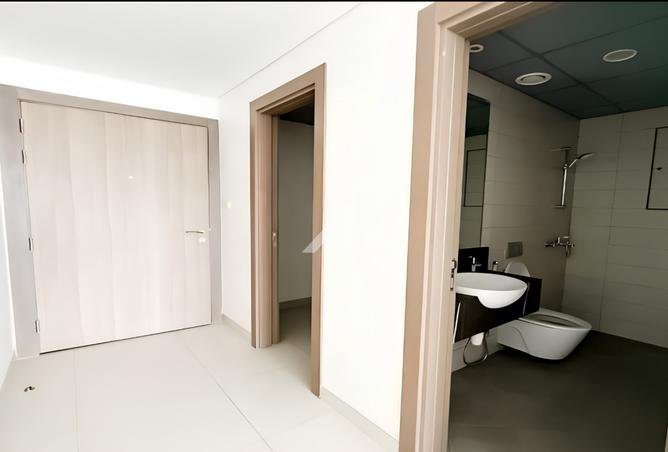 Chiller Free | Luxurious 2BR | Multiple Options photo 3