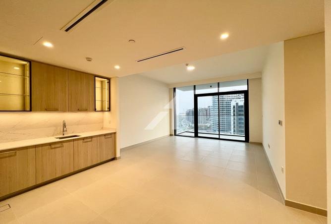 High Floor | Spacious | Flexible Cheques