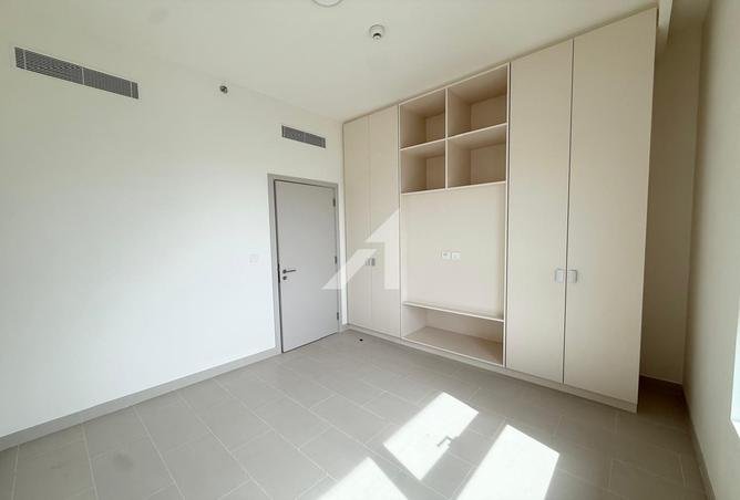 Low Floor | Park View | Ready to Move In photo 3