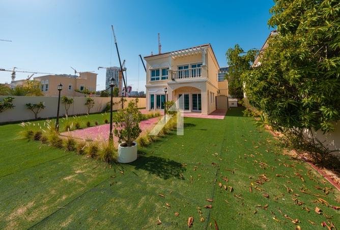 Spacious Villa | With Private Pool | Private Garde