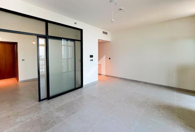 Brand New | Vacant | Unfurnished photo 3