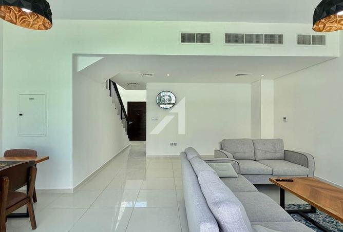 Furnished 2BR Villa | Private Garden | Spacious photo 3