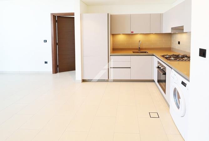 High Floor | Bright | Open View | Spacious | photo 2