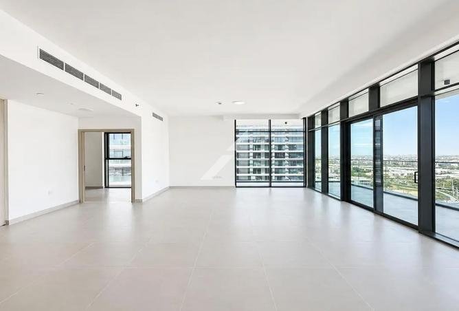 High Floor | Full Golf Course View | Spacious photo 3