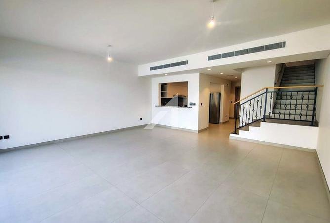 Ready in 2 Weeks | End Corner | Spacious
