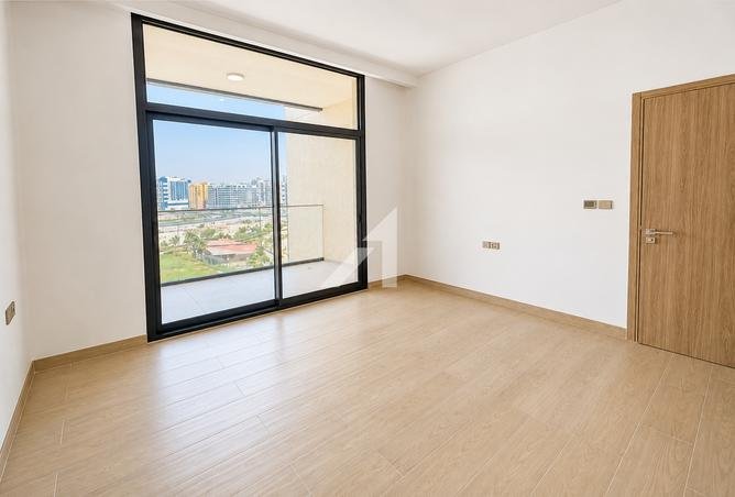 Exclusive | Full Park View | Spacious photo 3