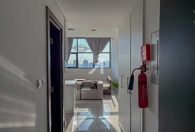 Vacant | Flexible Cheques | Fully Furnished photo 3