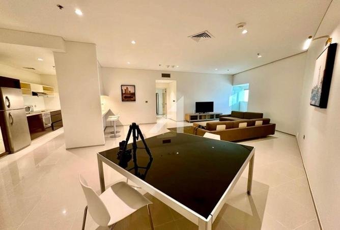 Prime Location | Furnished | Close to Metro photo 2