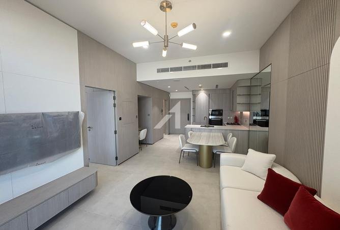 Brand New | Vacant | Luxury Furnished photo 2